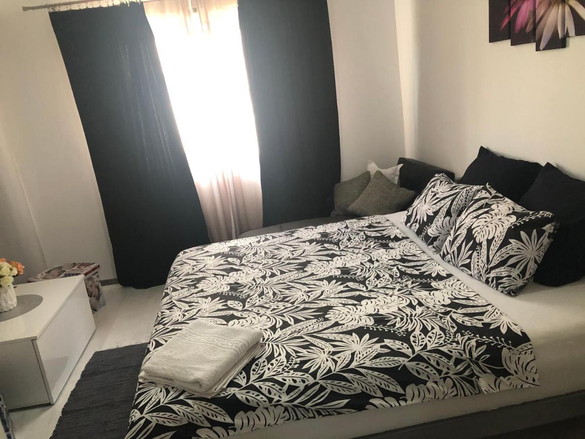 Garsoniera Aleea Trandafirilor Apartment Байле Херкулане Екстериор снимка